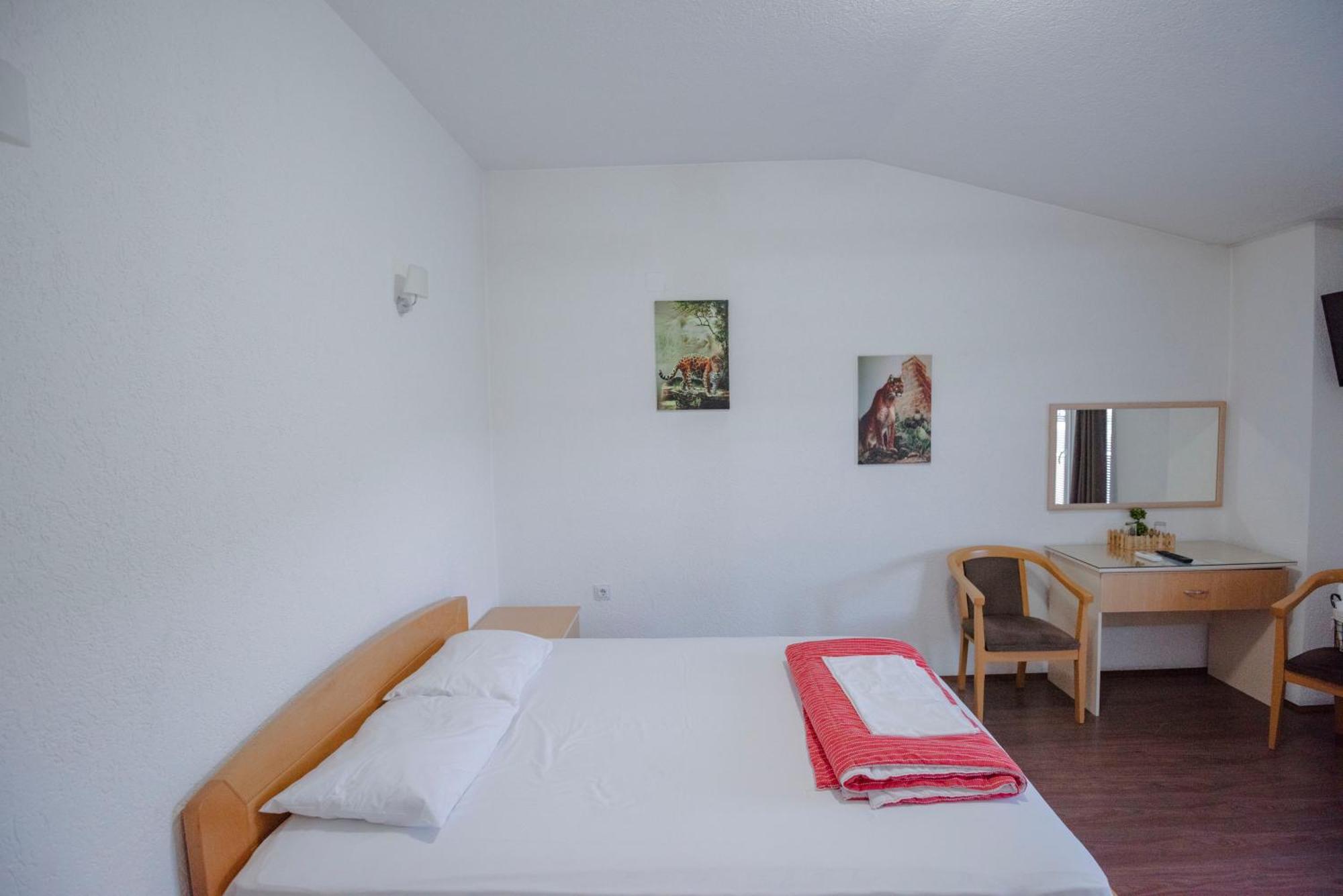 Hotel Kiko Bitola Exteriör bild