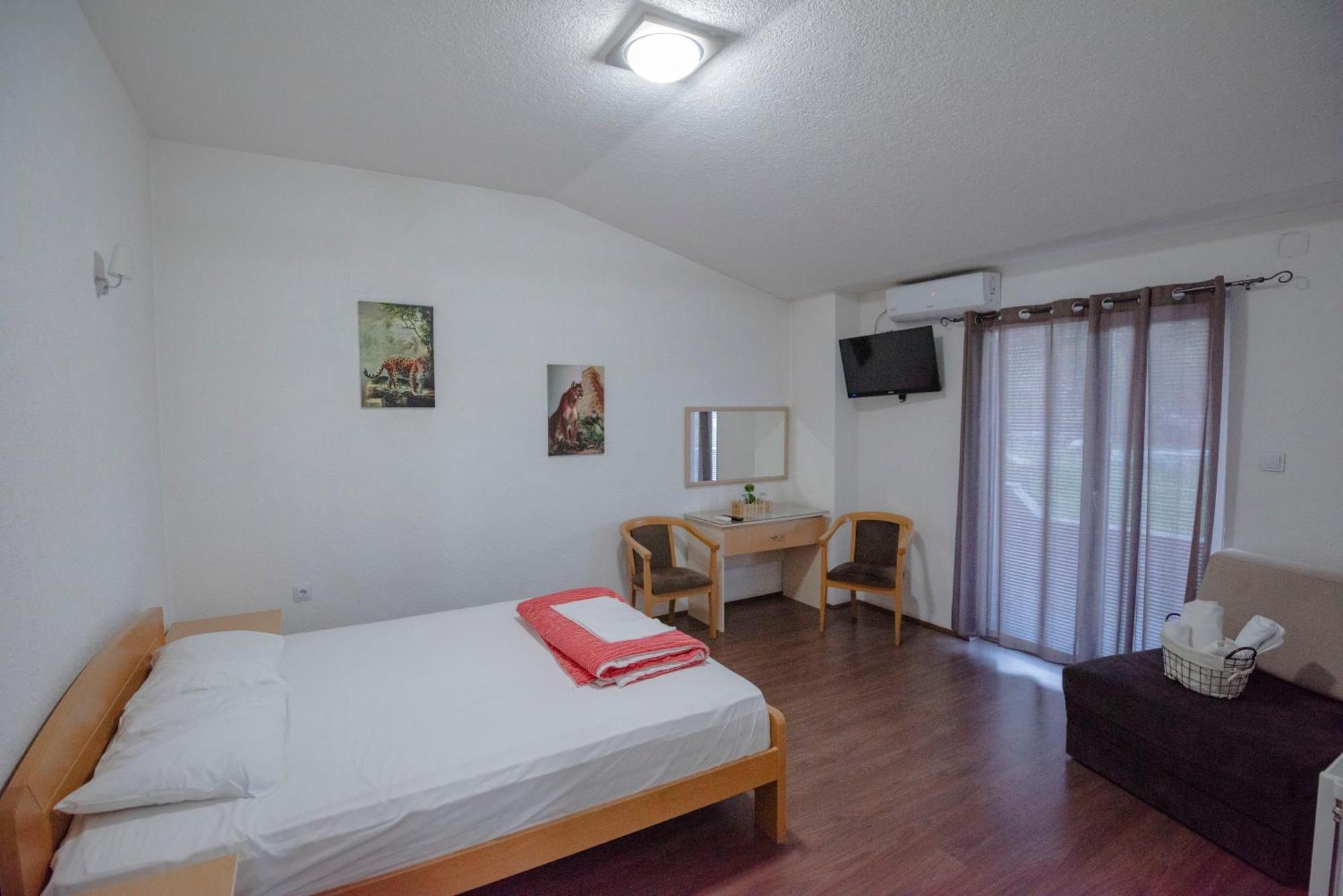 Hotel Kiko Bitola Exteriör bild