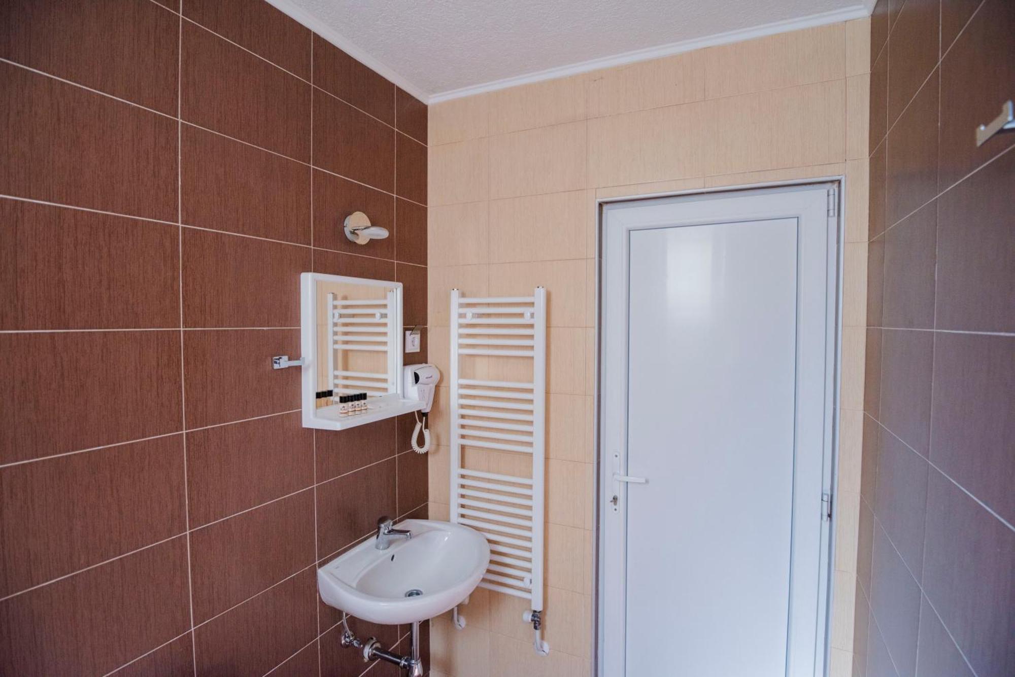 Hotel Kiko Bitola Exteriör bild